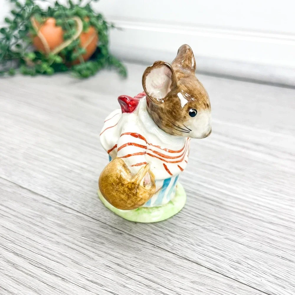 Mrs‎ Tittlemouse Mouse Figurine, Beatrix Potter Figure, Anthropomorphic Figurine